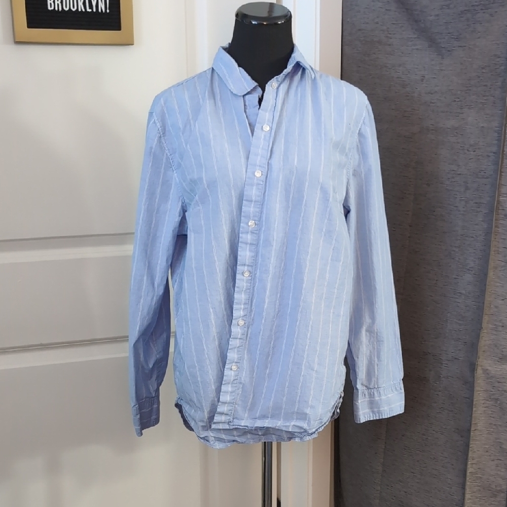 H&M Casual Blue Button Down Shirt with Classic Collar EUC